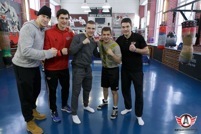 Чемпион Европы по боксу Евгений Чупраков провел мастер-класс для игроков "Автомобилиста"