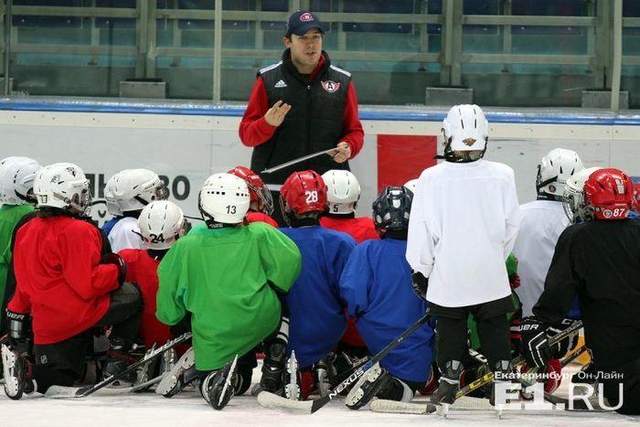 "Эти дети должны вывести хоккей на более высокий уровень": как в Екатеринбурге воспитывают новых Дацюков и Овечкиных