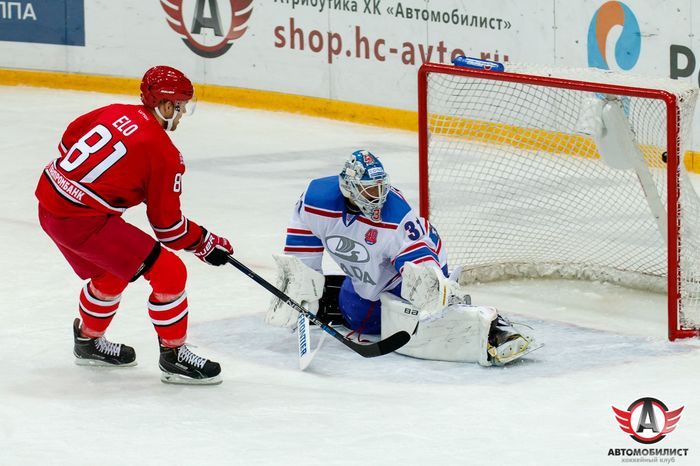 «Автомобилист» одержал пятую победу подряд и возглавил турнирную таблицу КХЛ 