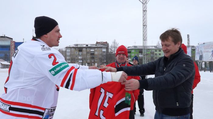 «Автомобилист» благодарит президента Федерации хоккея с мячом Свердловской области Сергея Сотина