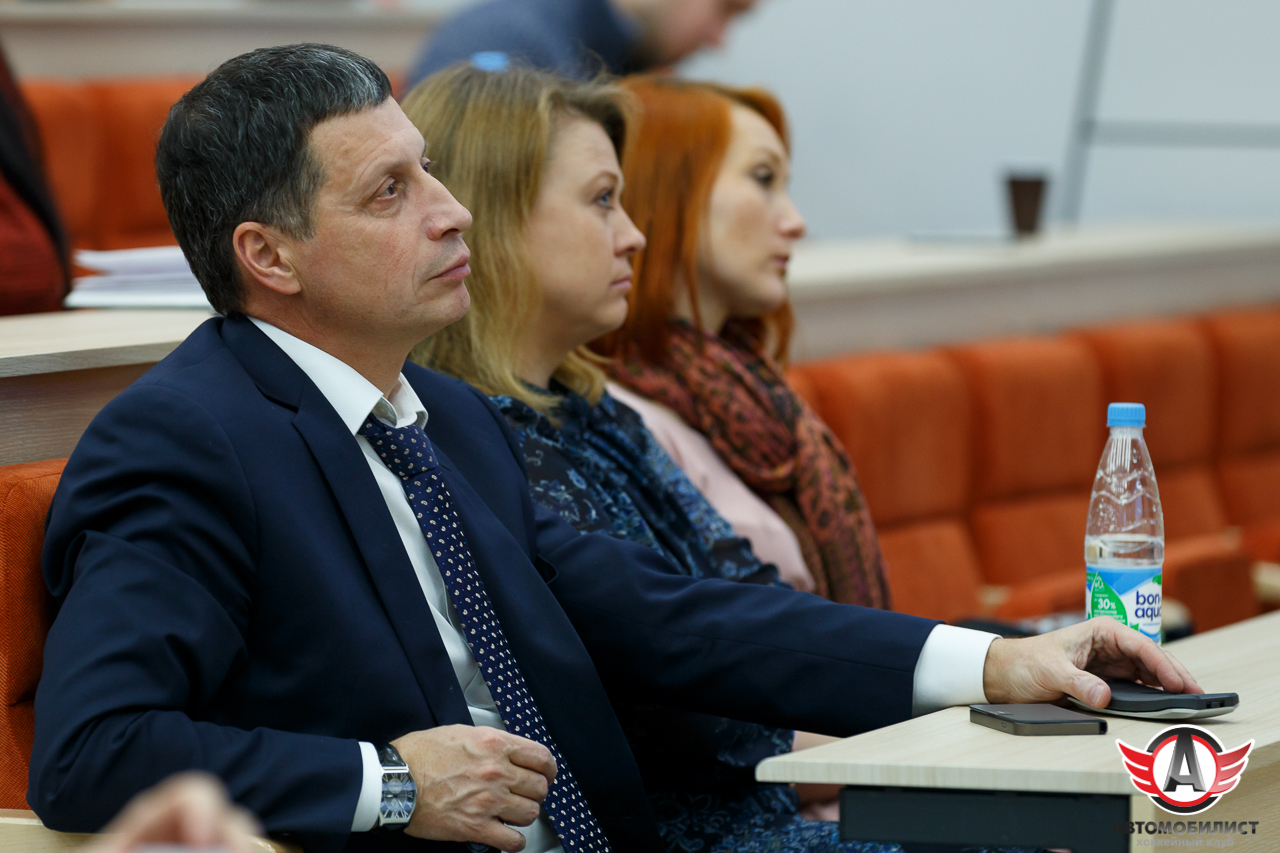 27.11.2015 Визит президента КХЛ Дмитрия Чернышенко в Екатеринбург