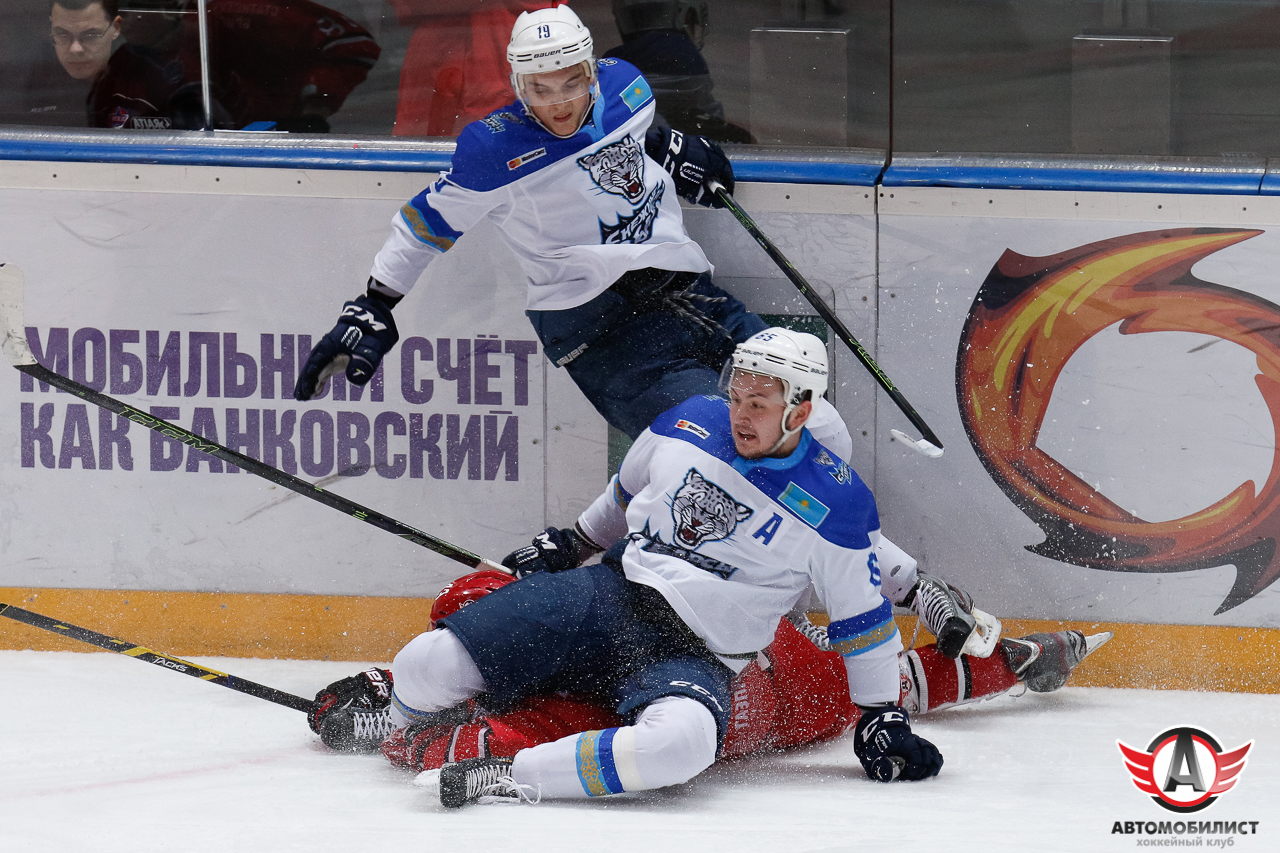 МХЛ: 13.02.17 Авто-Снежные Барсы