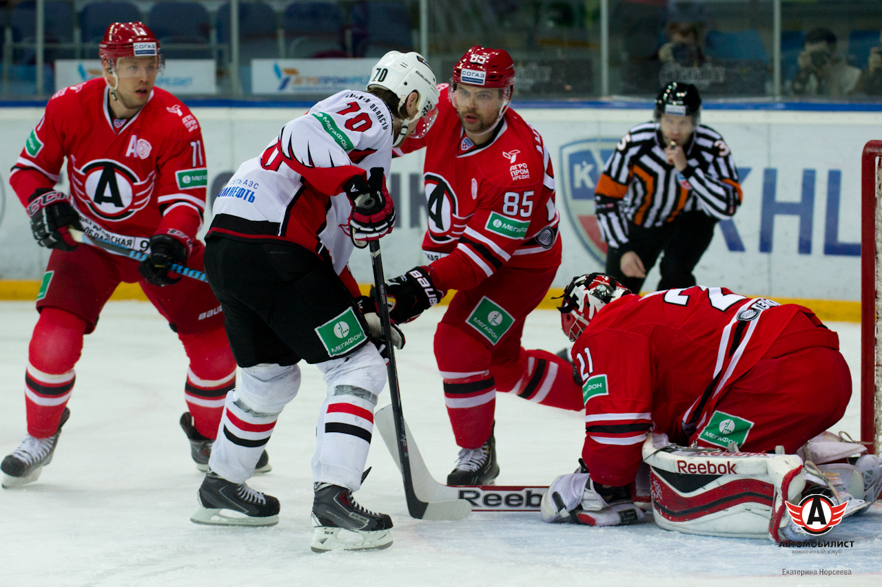 26.11.2014 Автомобилист - Авангард, 5:2