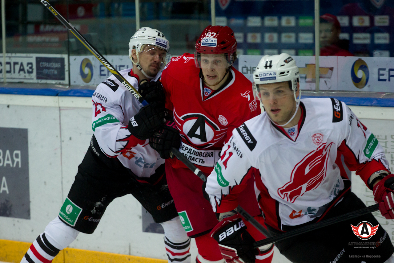 26.11.2014 Автомобилист - Авангард, 5:2