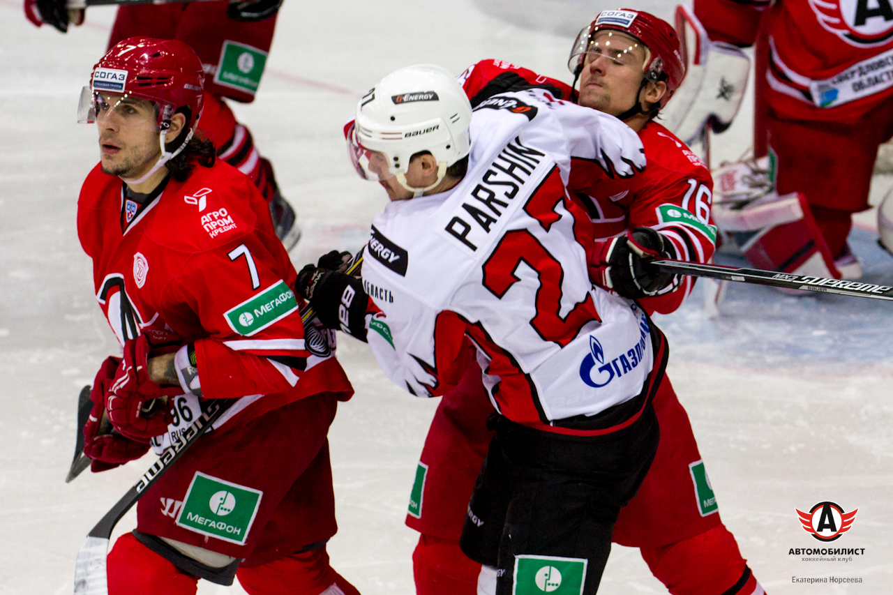 26.11.2014 Автомобилист - Авангард, 5:2