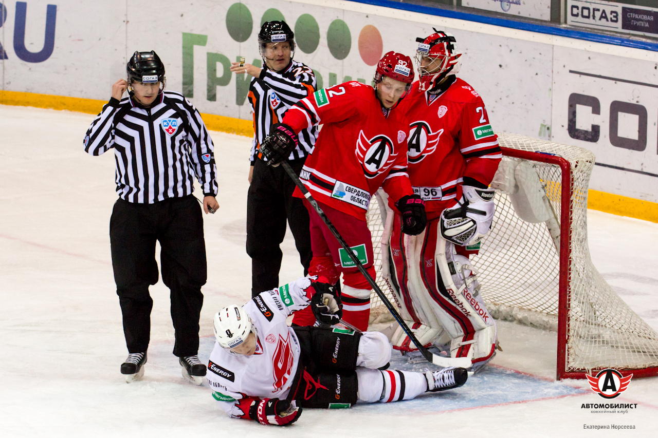 26.11.2014 Автомобилист - Авангард, 5:2