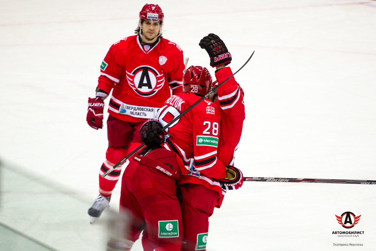 26.11.2014 Автомобилист - Авангард, 5:2