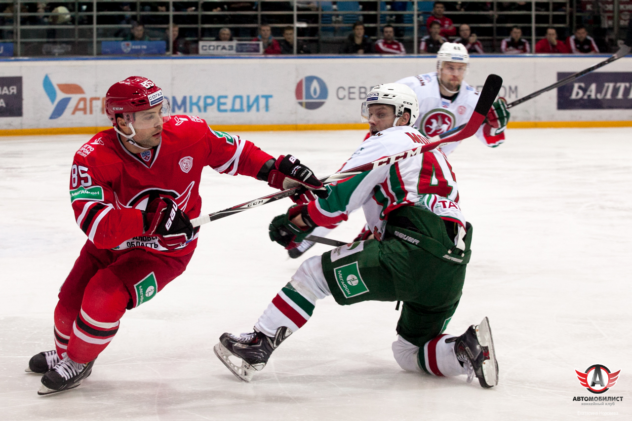 26.12.2014 Автомобилист - Ак Барс, 3:0