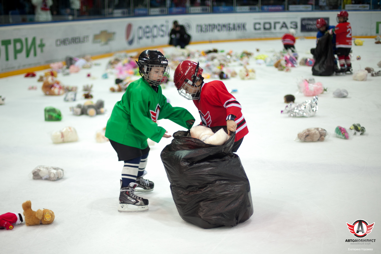 26.12.2014 Автомобилист - Ак Барс, 3:0