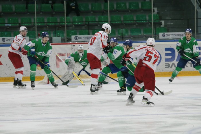 «Горняк-УГМК» вырвал победу у «Тороса» в первом матче сезона