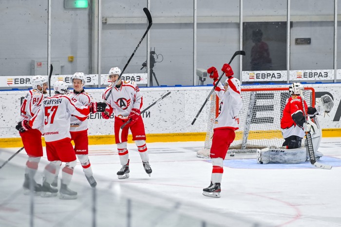 Хоккеисты «Авто» выиграли первый матч в Новокузнецке