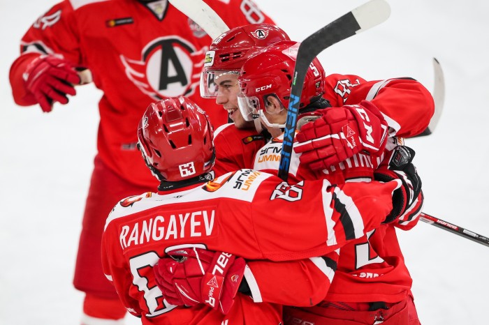 Хоккеисты «Авто» взяли реванш у «Сибирских Снайперов» за поражение во вторник