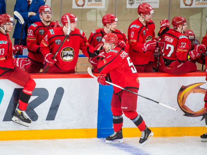 Битва продолжается! Хоккеисты «Горняка-УГМК» обыграли «Металлург» и сократили счёт в серии плей-офф