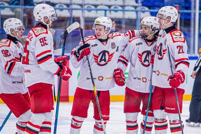 Хоккеисты «Авто» забросили шесть безответных шайб в ворота «Сибирских Снайперов»!