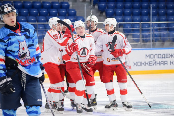 Хоккеисты «Авто» одержали вторую подряд «сухую» победу в Красноярске!