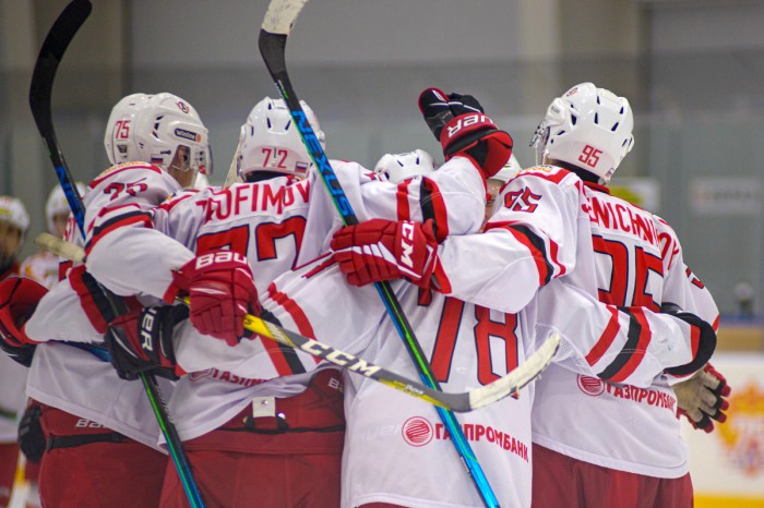 Хоккеисты «Авто» выиграли в овертайме у «Кузнецких Медведей»