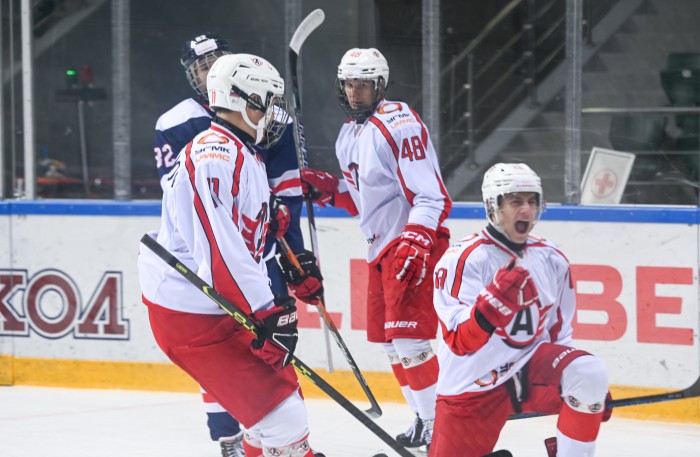 Хоккеисты «Авто» одержали «сухую» выездную победу над «Красноярскими Рысями»!
