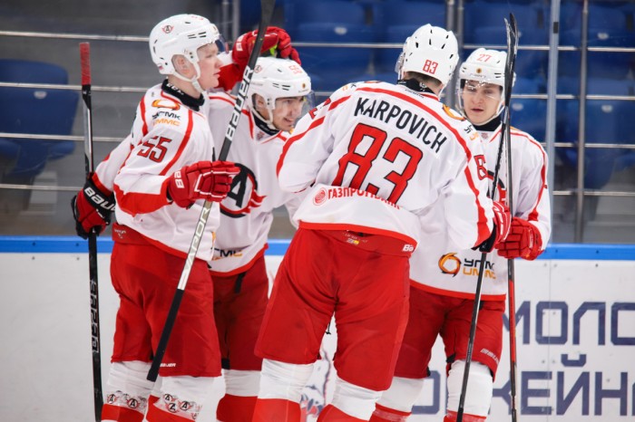Хоккеисты «Авто» «всухую» разгромили в гостях команду «Красноярские Рыси»